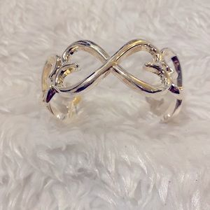 NWOT Open Heart Cuff